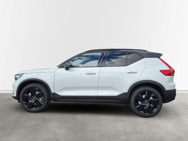 Volvo XC40 2025
