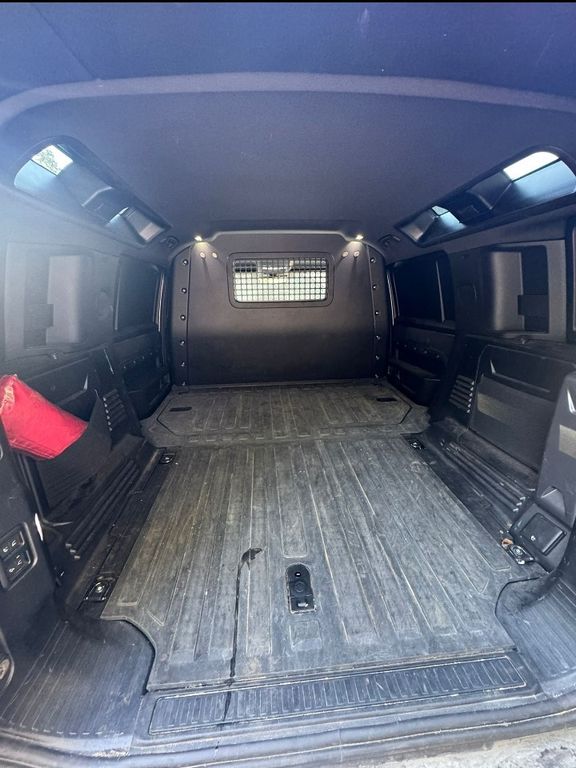 Land Rover Defender 2023