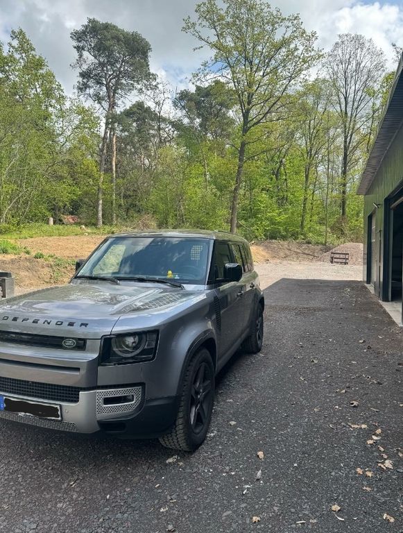 Land Rover Defender 2023