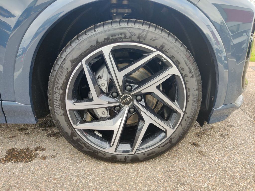 Audi Q6 e-tron 2025