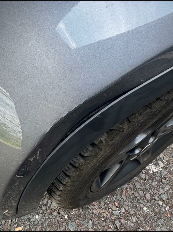 Land Rover Defender 2023