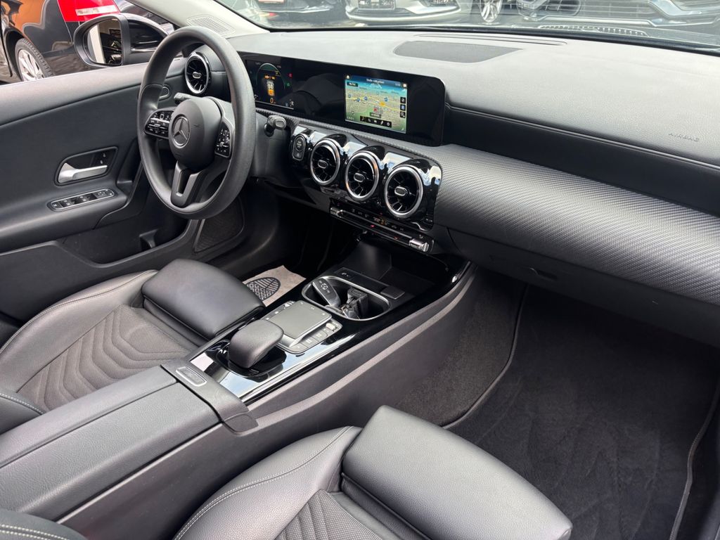 Mercedes-Benz A 180 2021