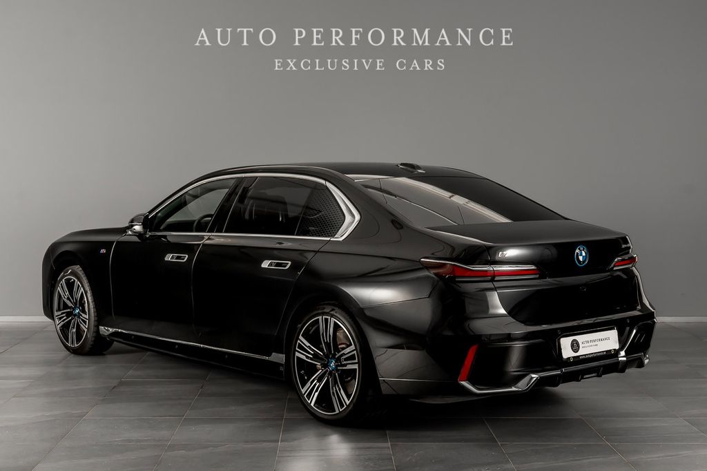 BMW i7 2023