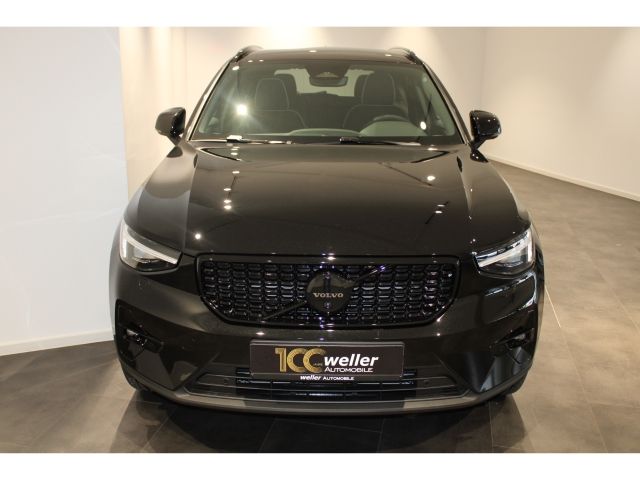Volvo XC40 2025