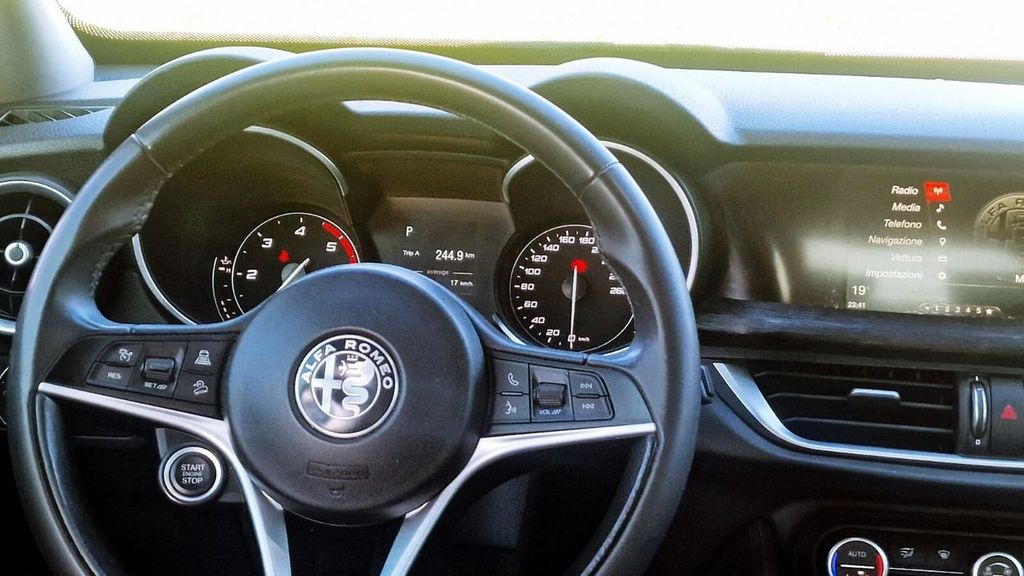 Alfa Romeo Stelvio 2019