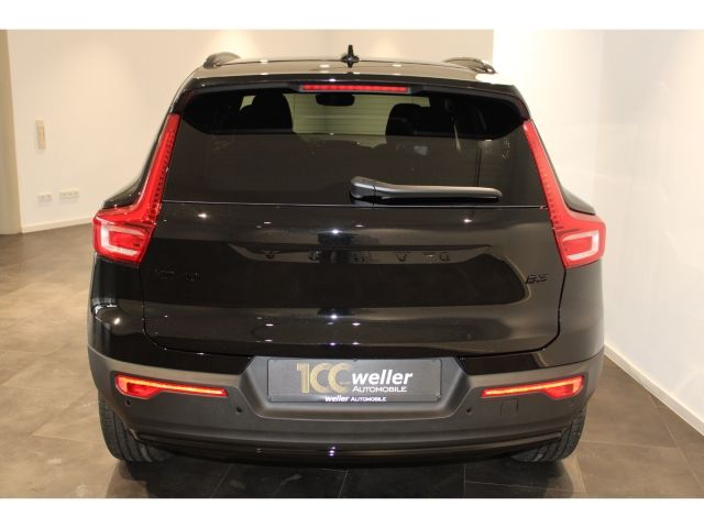 Volvo XC40 2025