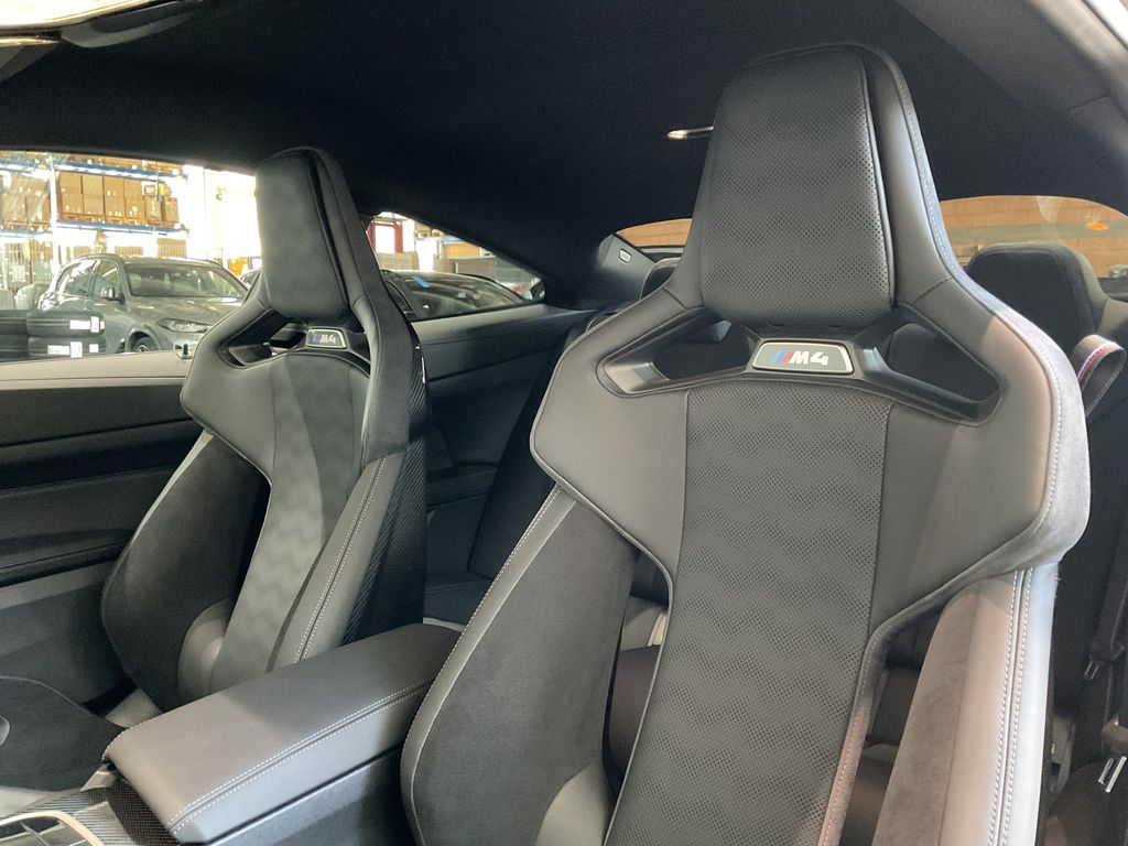 BMW M4 2025