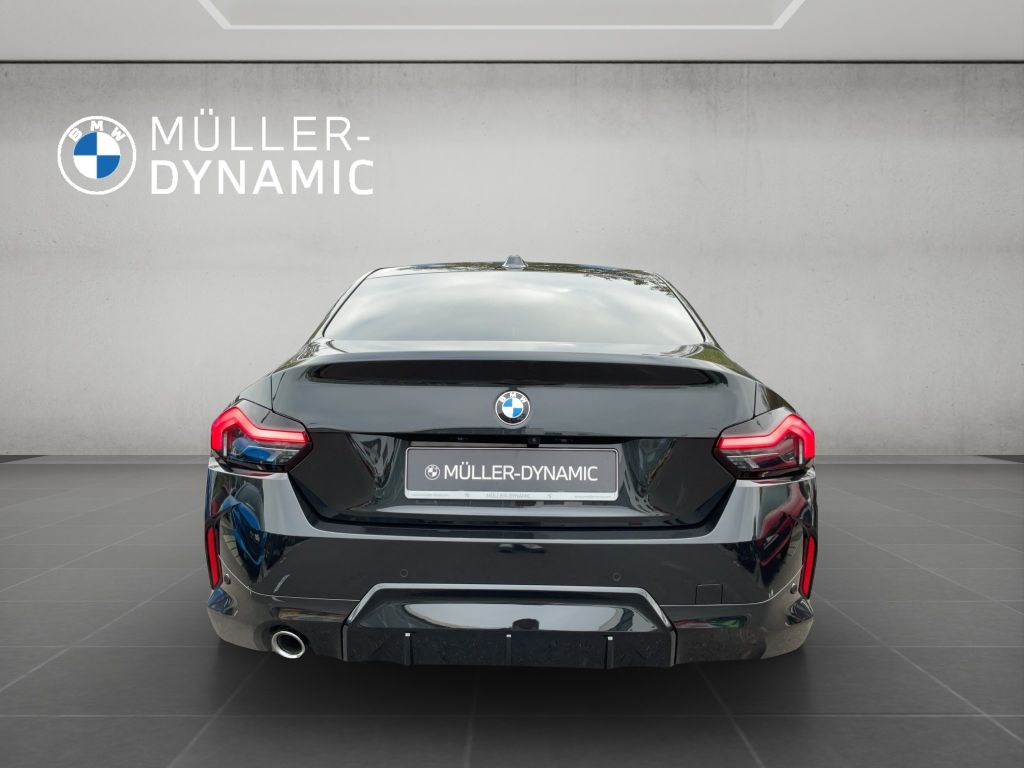 BMW 220 2025