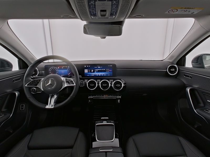 Mercedes-Benz A 200 2024