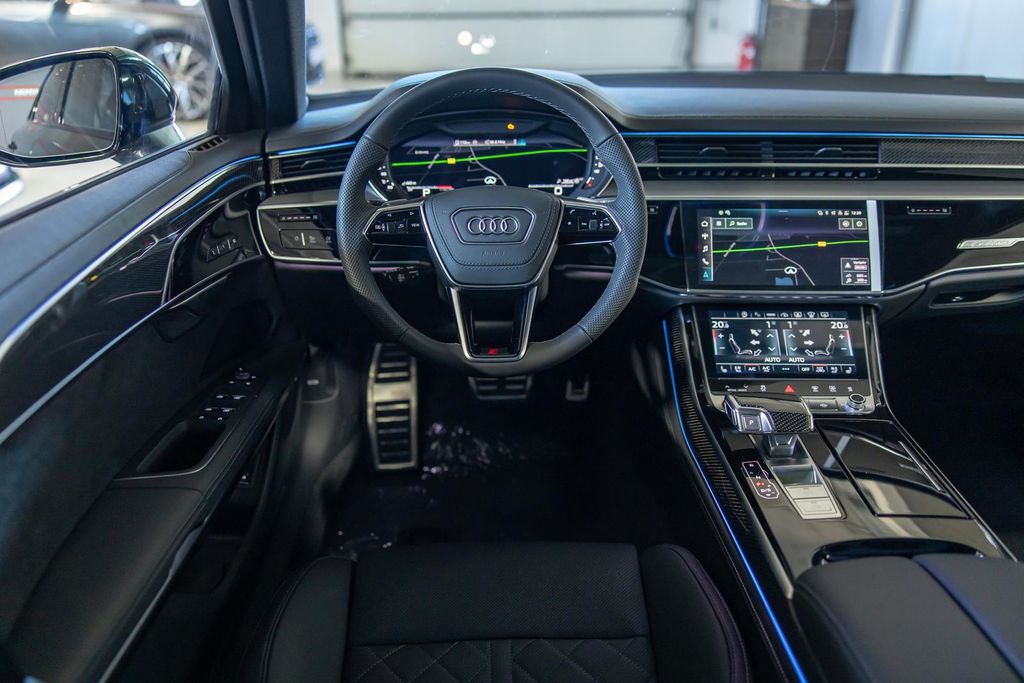 Audi S8 2025