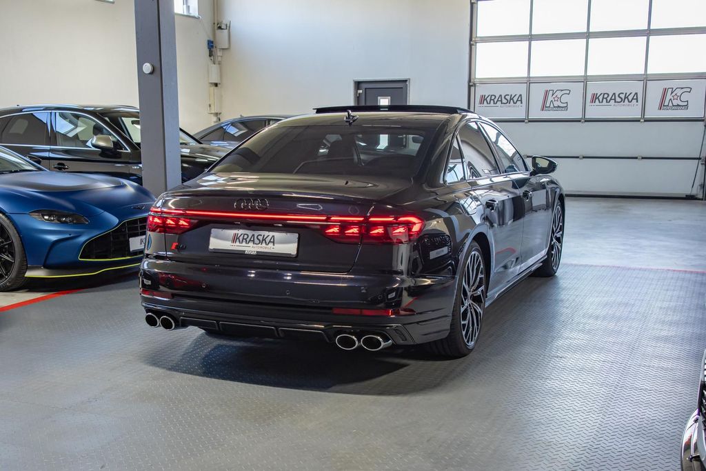 Audi S8 2025