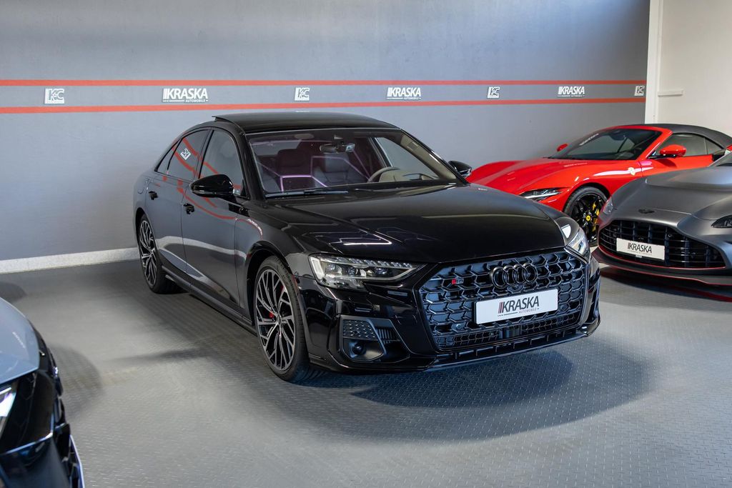 Audi S8 2025