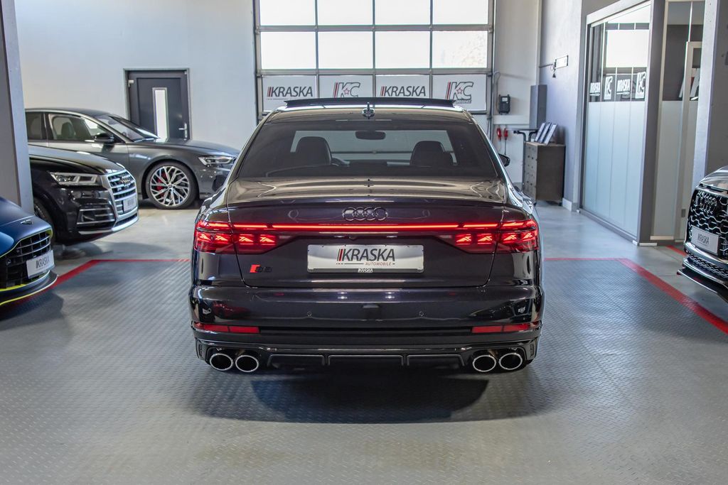 Audi S8 2025