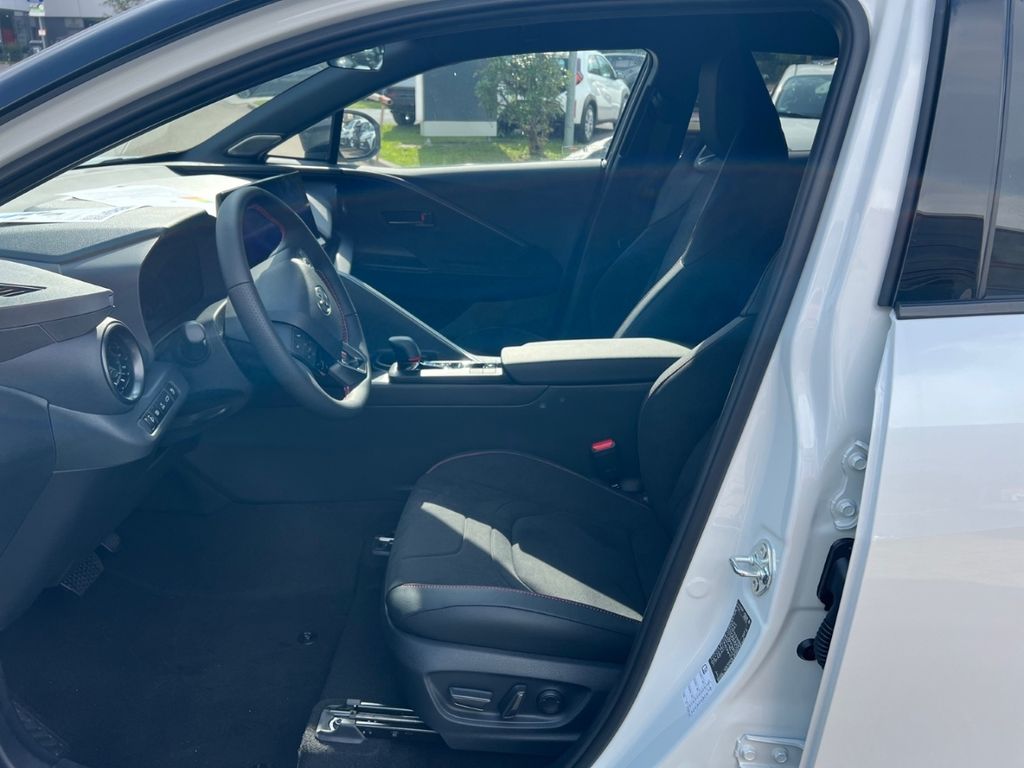 Toyota C-HR 2025