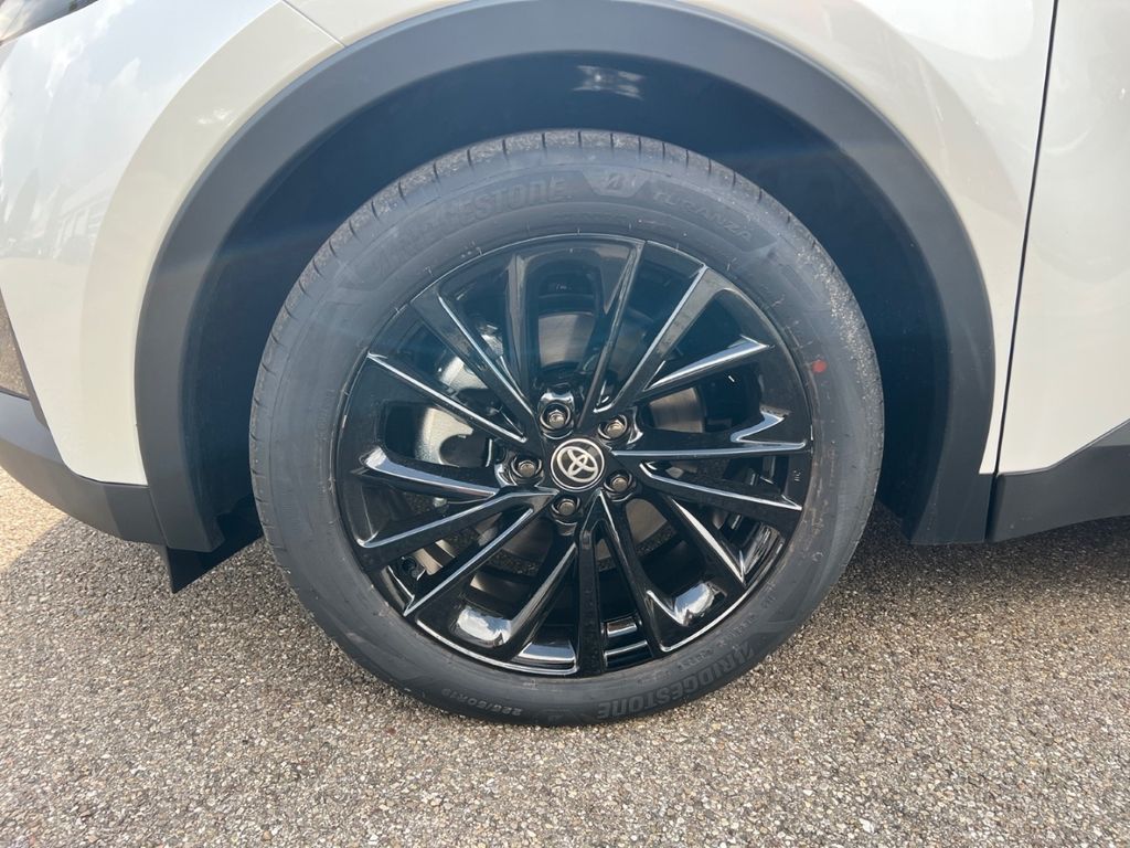 Toyota C-HR 2025