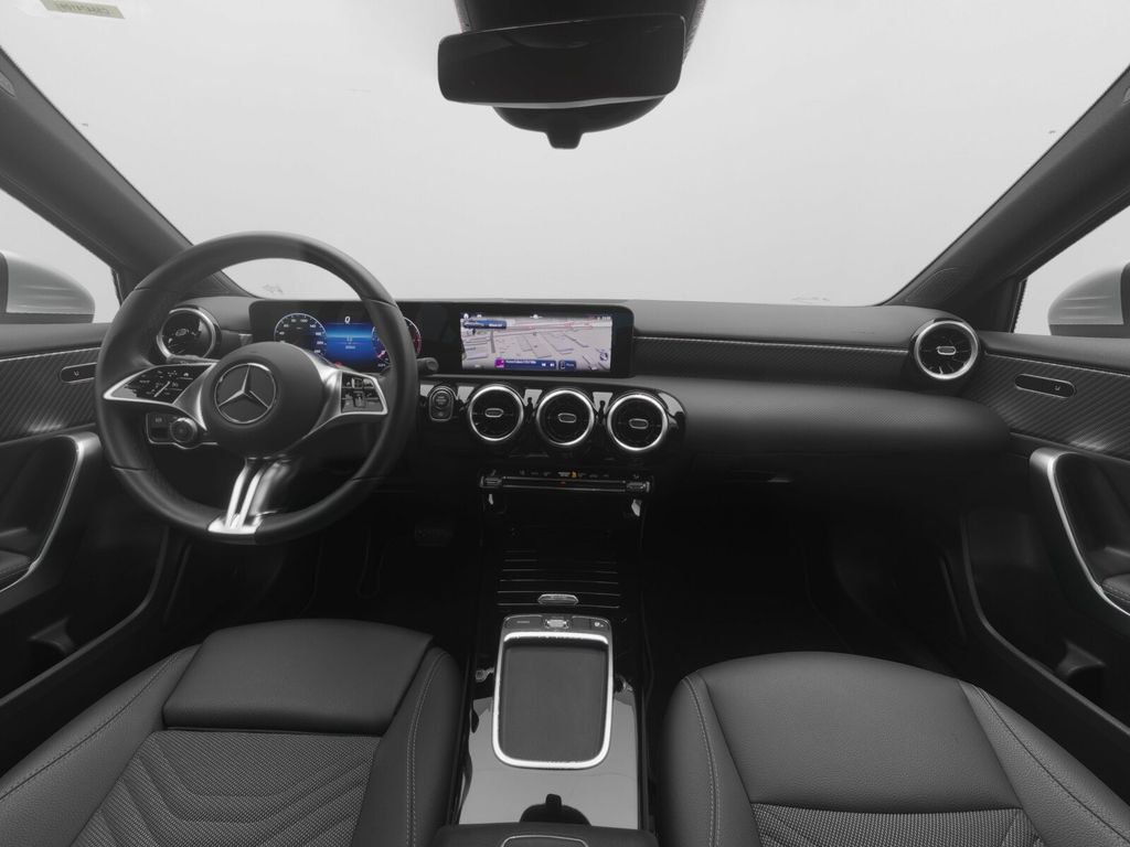 Mercedes-Benz A 180 2024