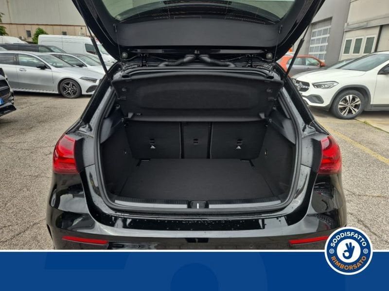 Mercedes-Benz A 180 2025
