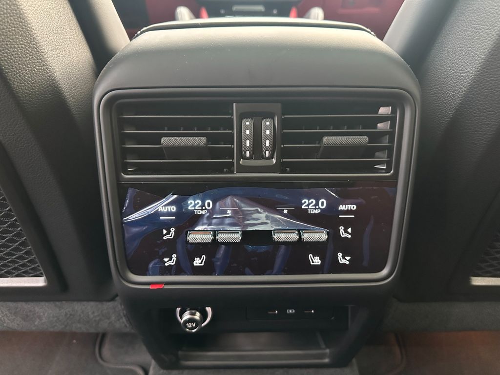 Porsche Cayenne 2025