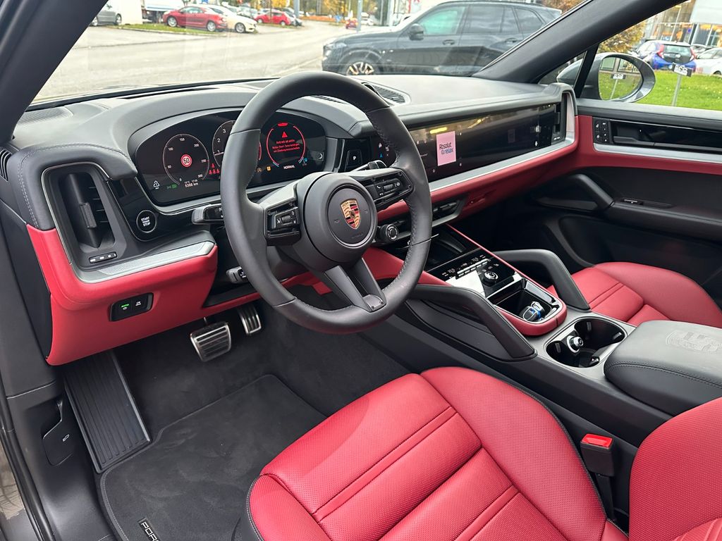Porsche Cayenne 2025