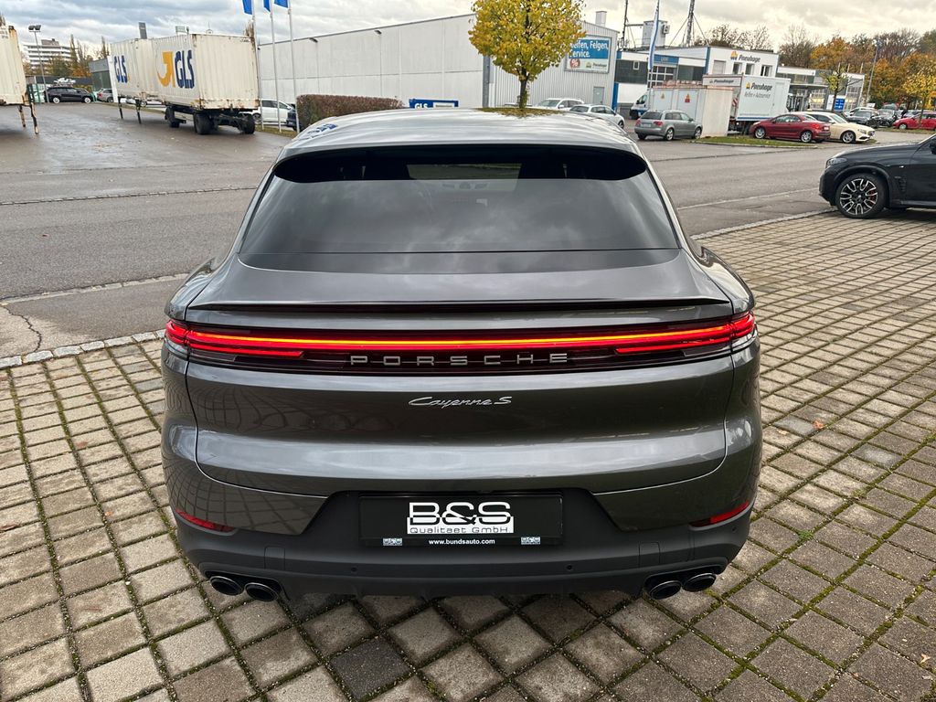 Porsche Cayenne 2025