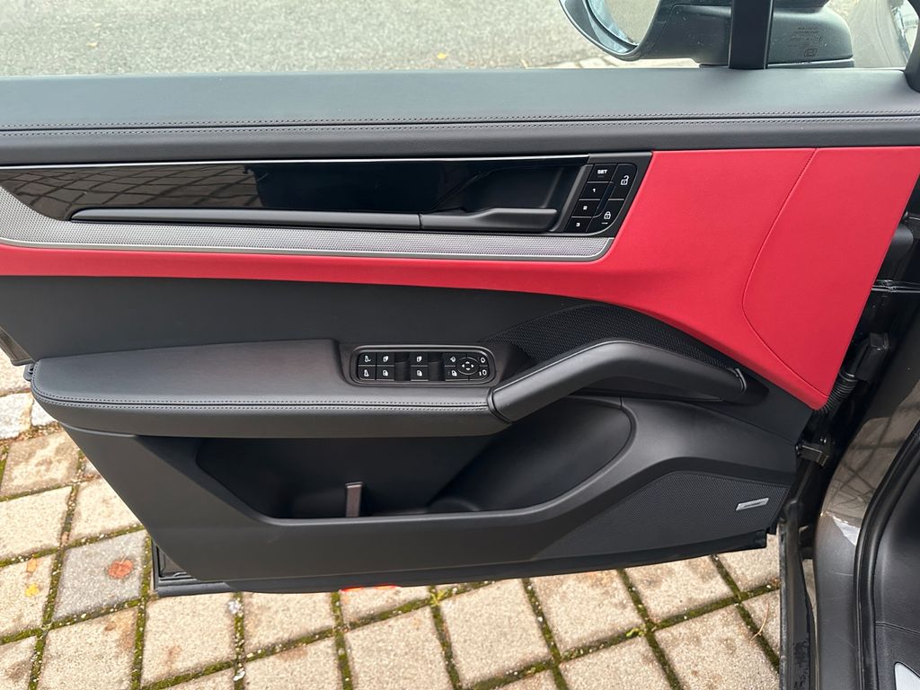 Porsche Cayenne 2025