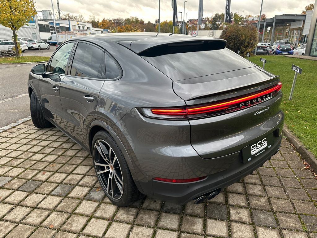 Porsche Cayenne 2025