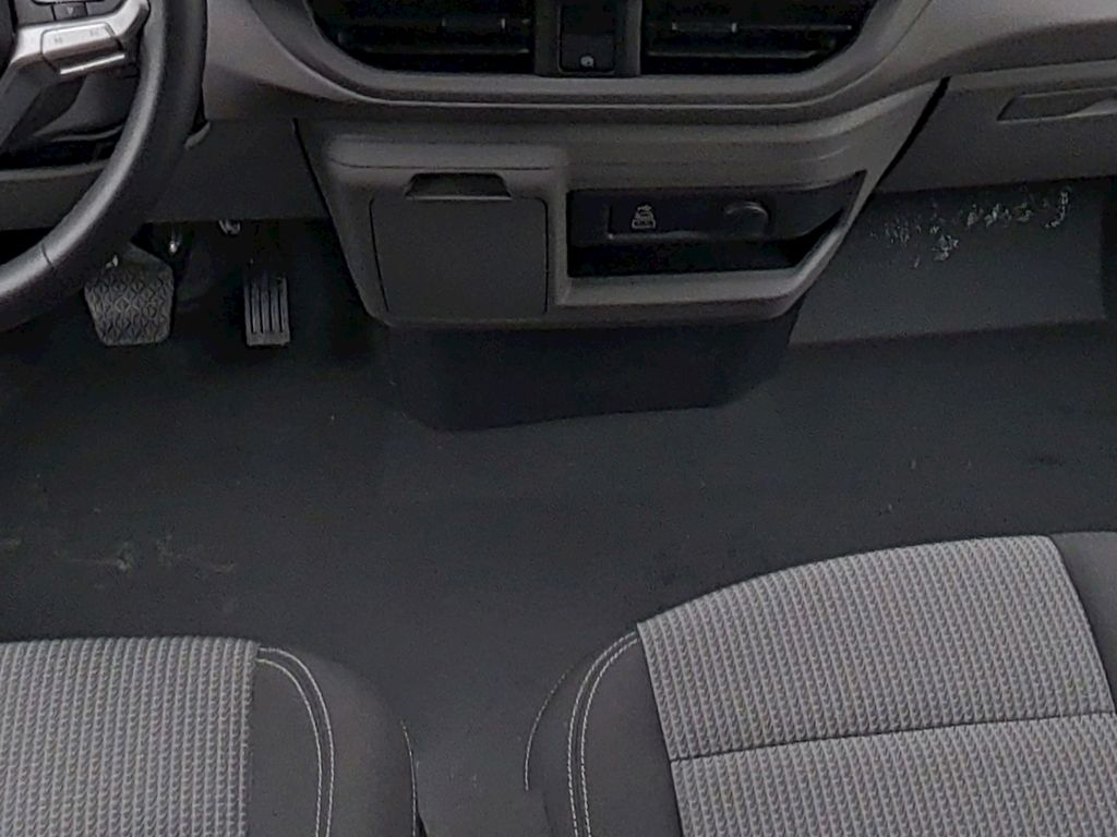 Volkswagen T7 Caravelle 2025