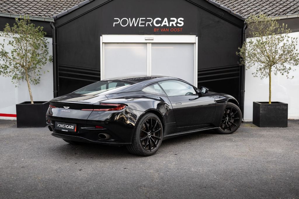 Aston Martin DB11 2020