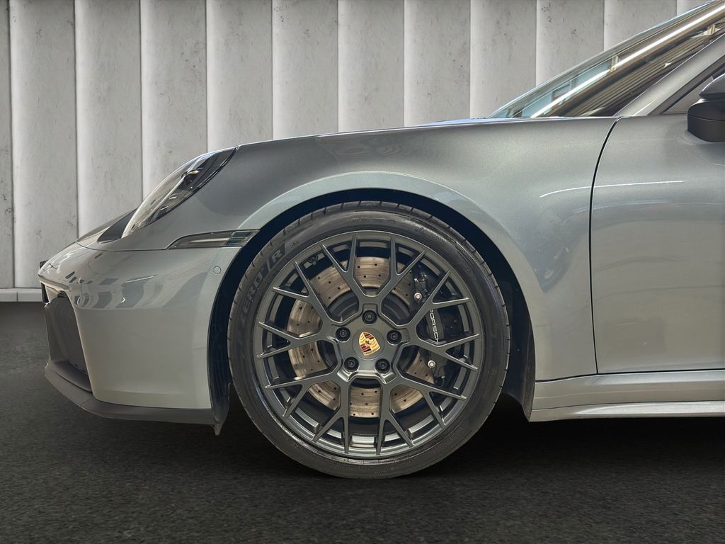 Porsche 992 2025