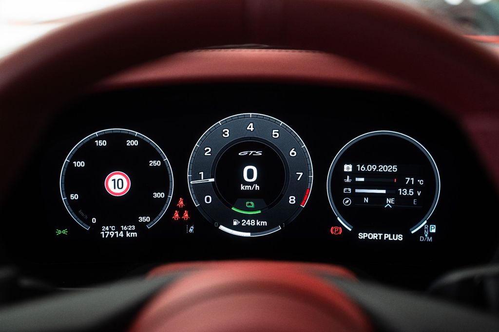 Porsche 992 2025