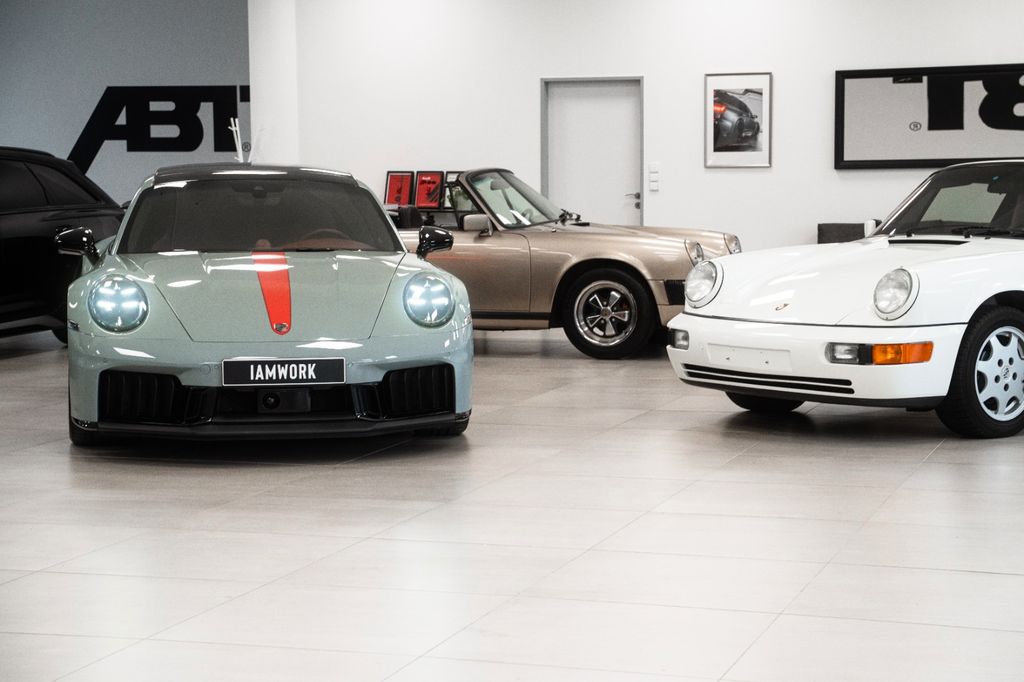 Porsche 992 2025