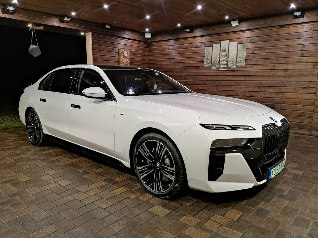BMW i7 2025