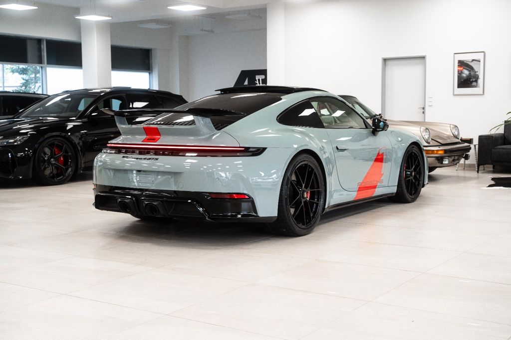 Porsche 992 2025