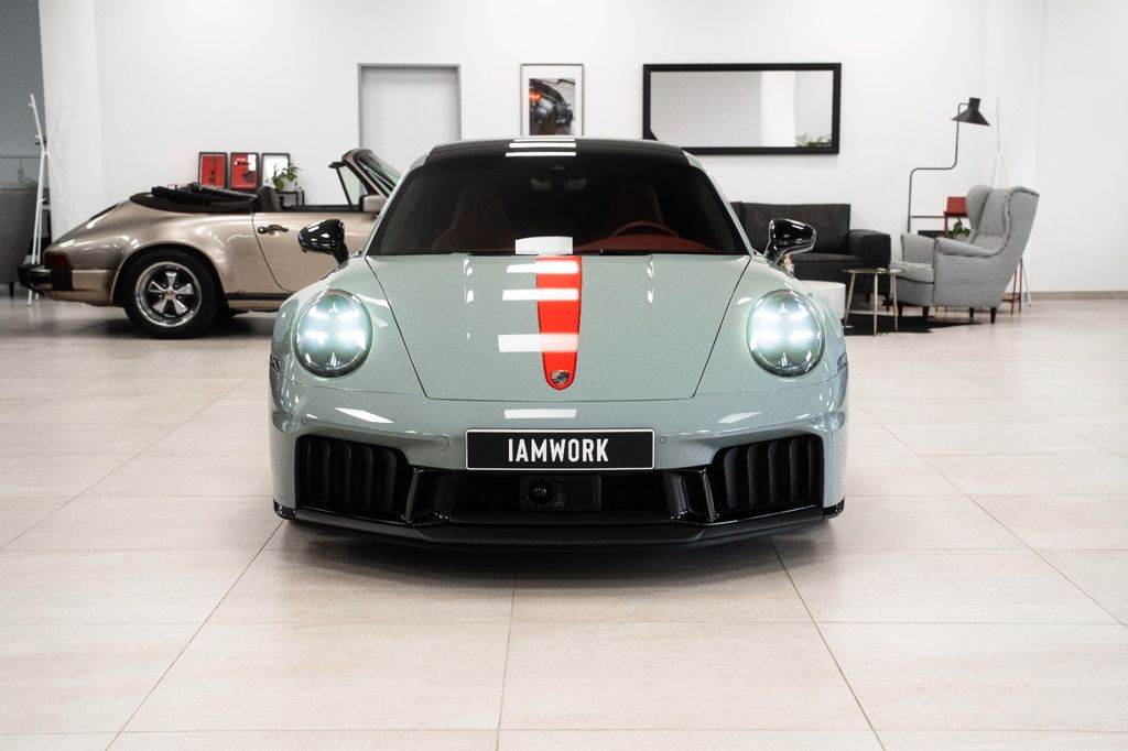 Porsche 992 2025