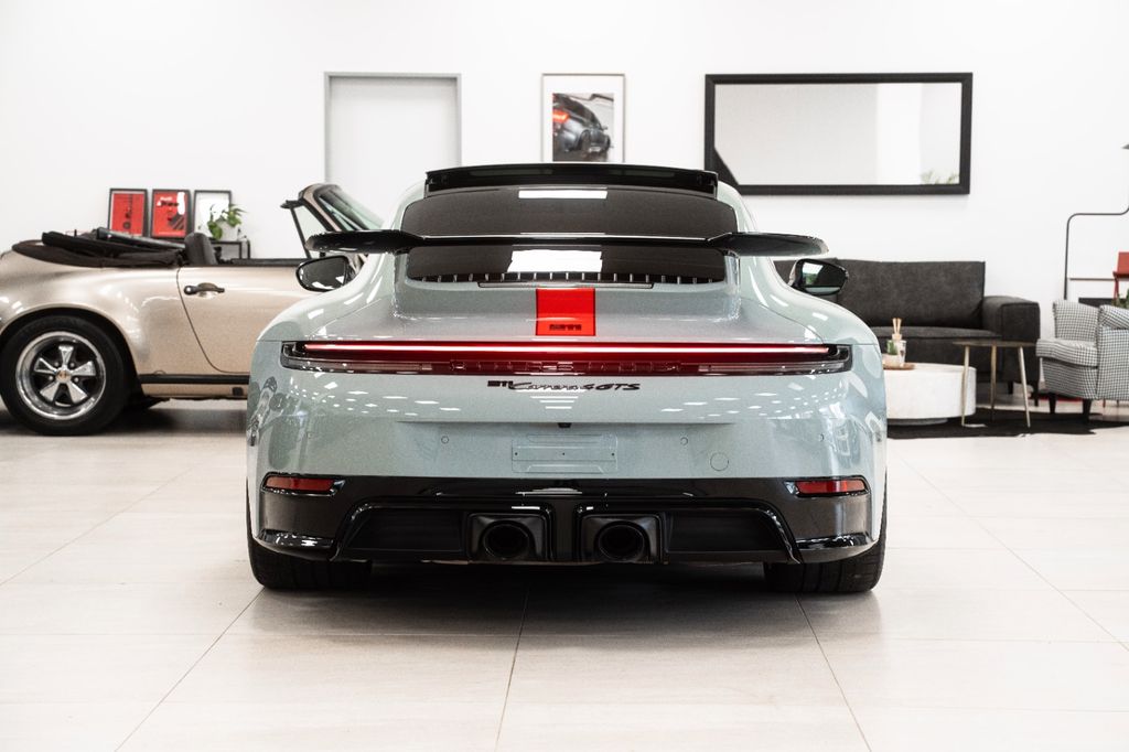 Porsche 992 2025