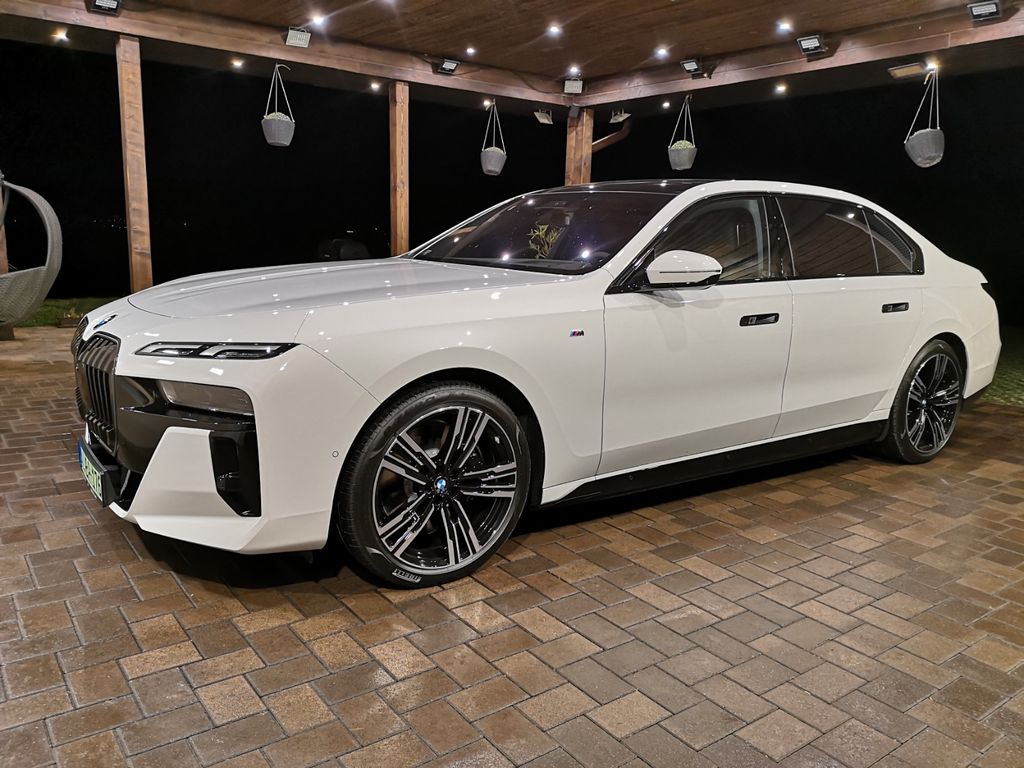 BMW i7 2025