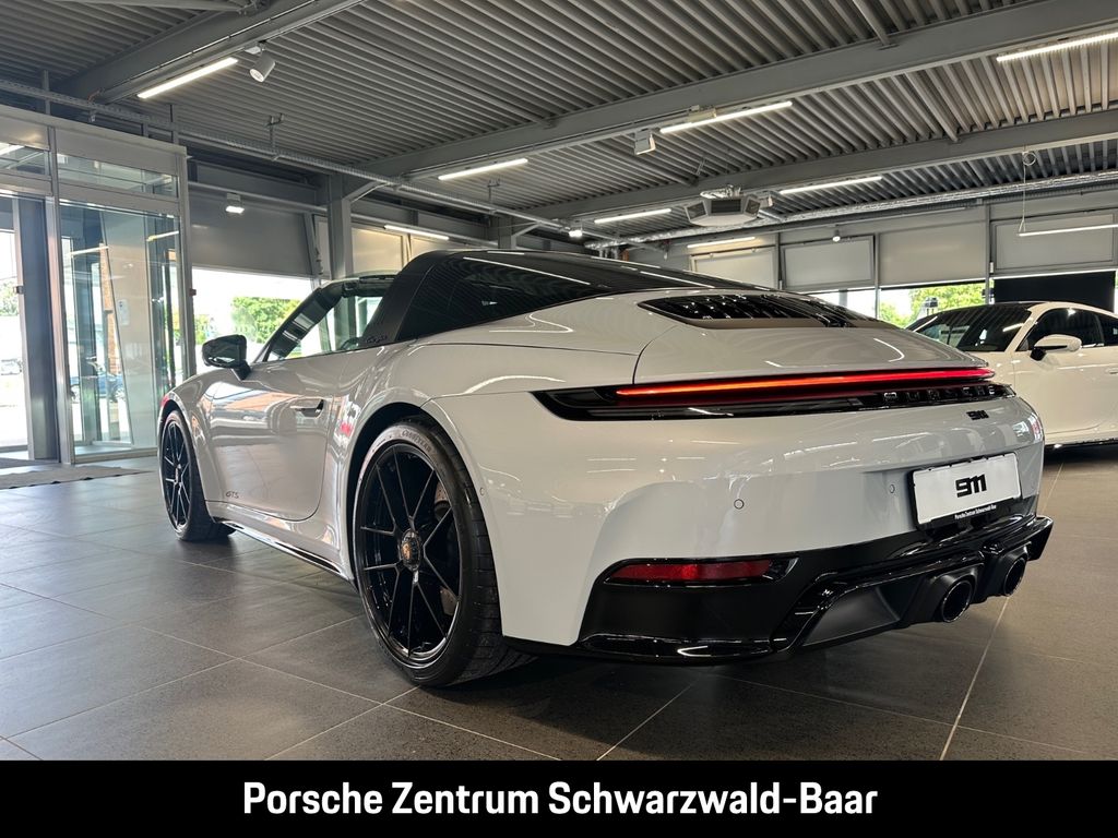 Porsche 992 2025