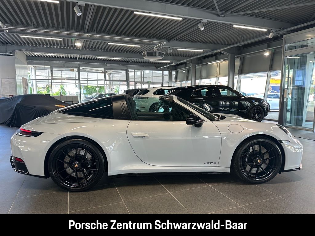 Porsche 992 2025