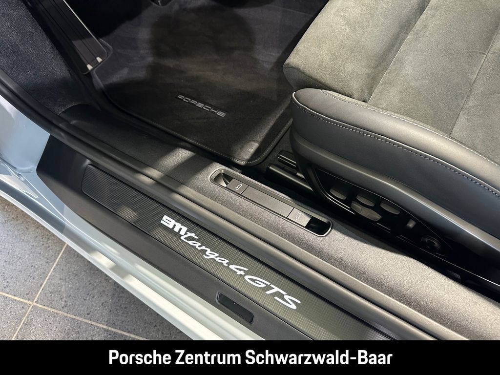 Porsche 992 2025