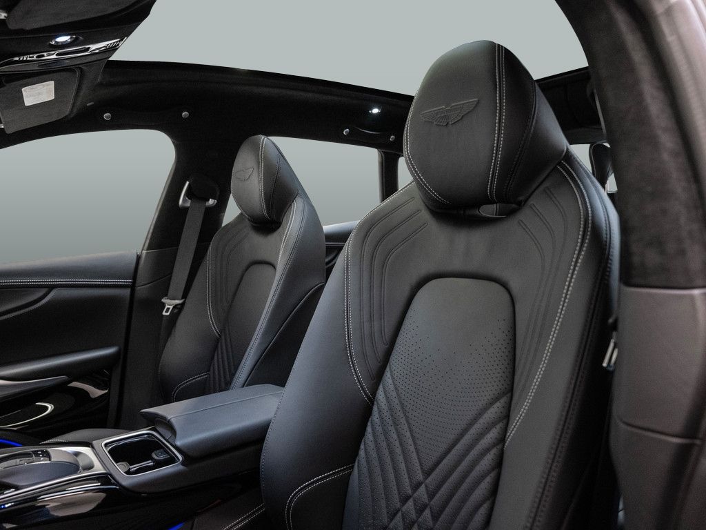 Aston Martin DBX 2024