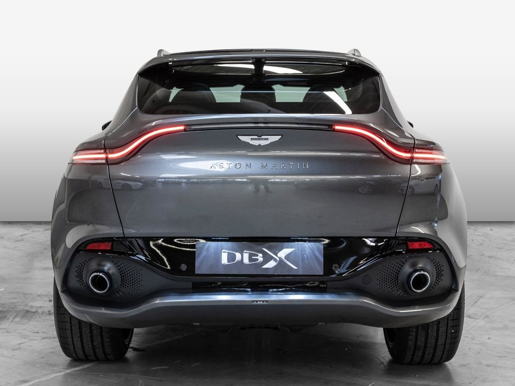 Aston Martin DBX 2024