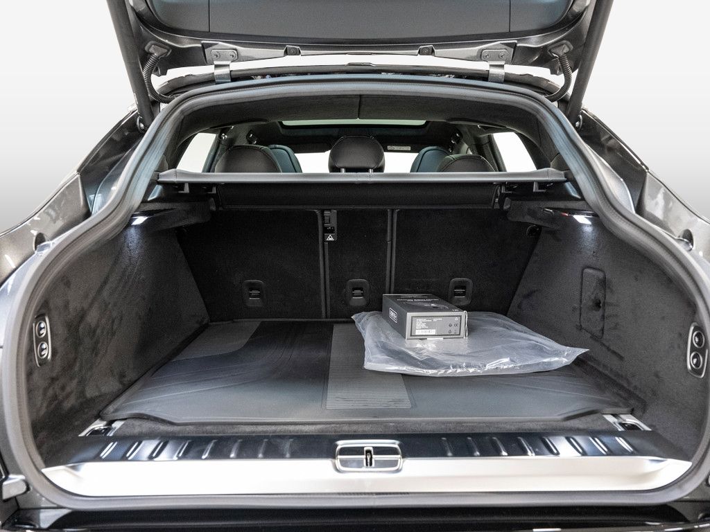 Aston Martin DBX 2024