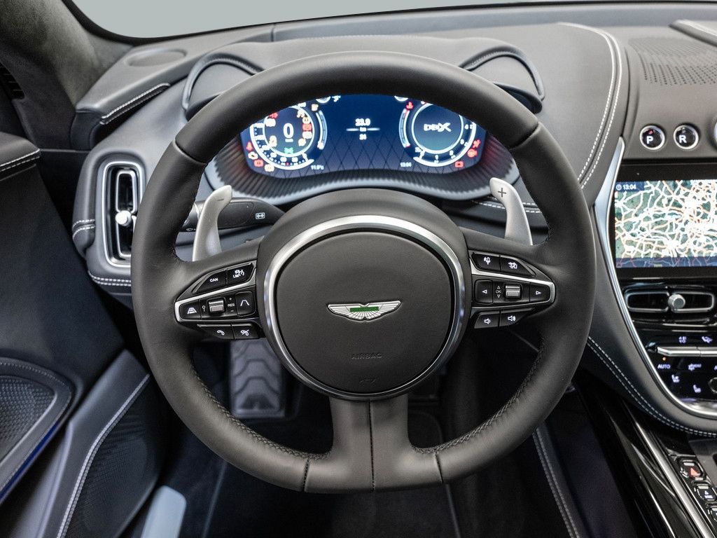 Aston Martin DBX 2025