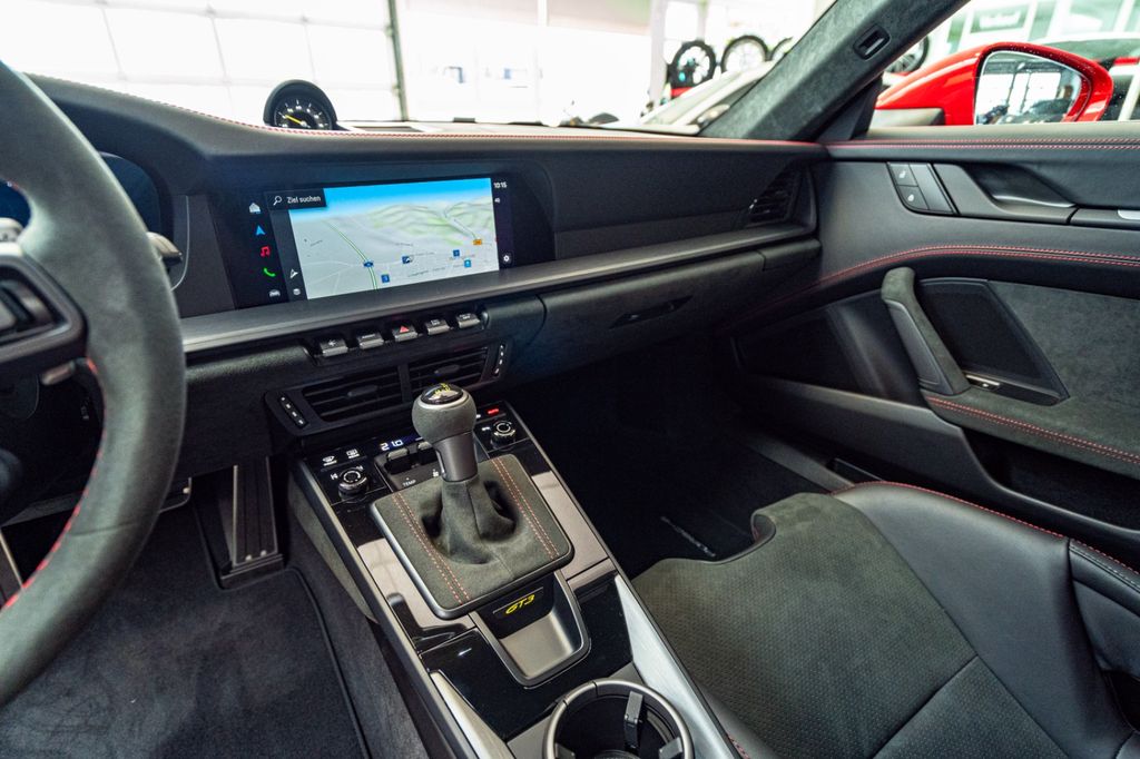 Porsche 992 2025