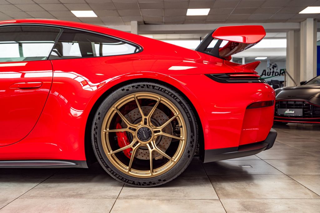Porsche 992 2025