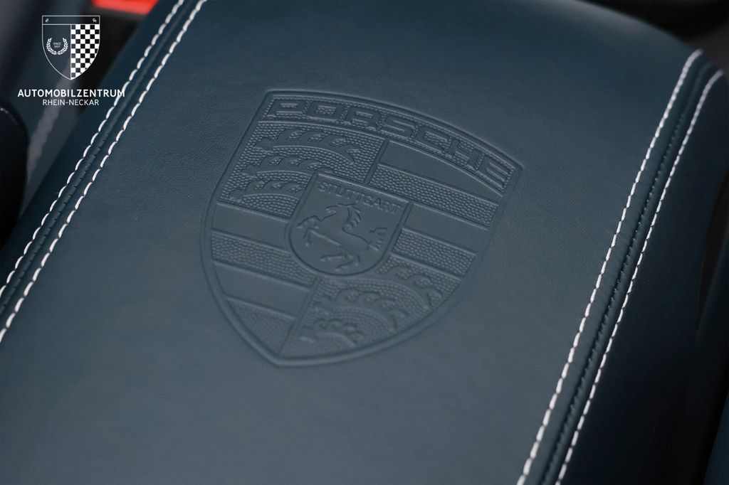 Porsche 911 2023
