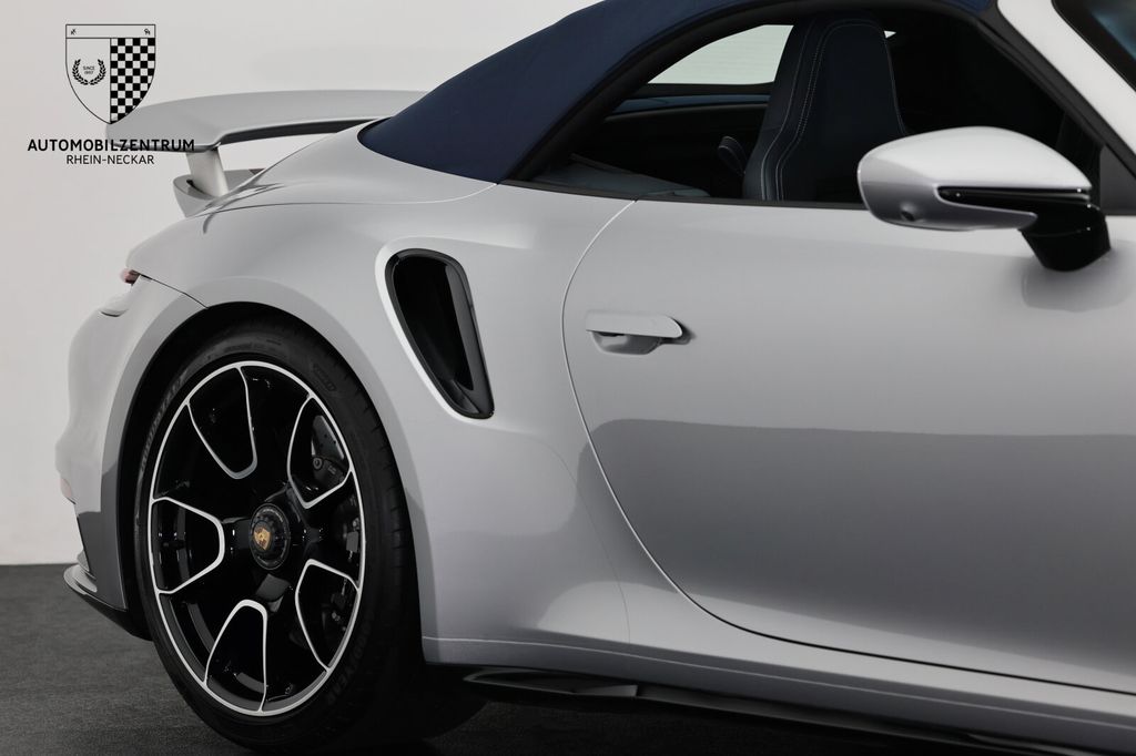 Porsche 911 2023