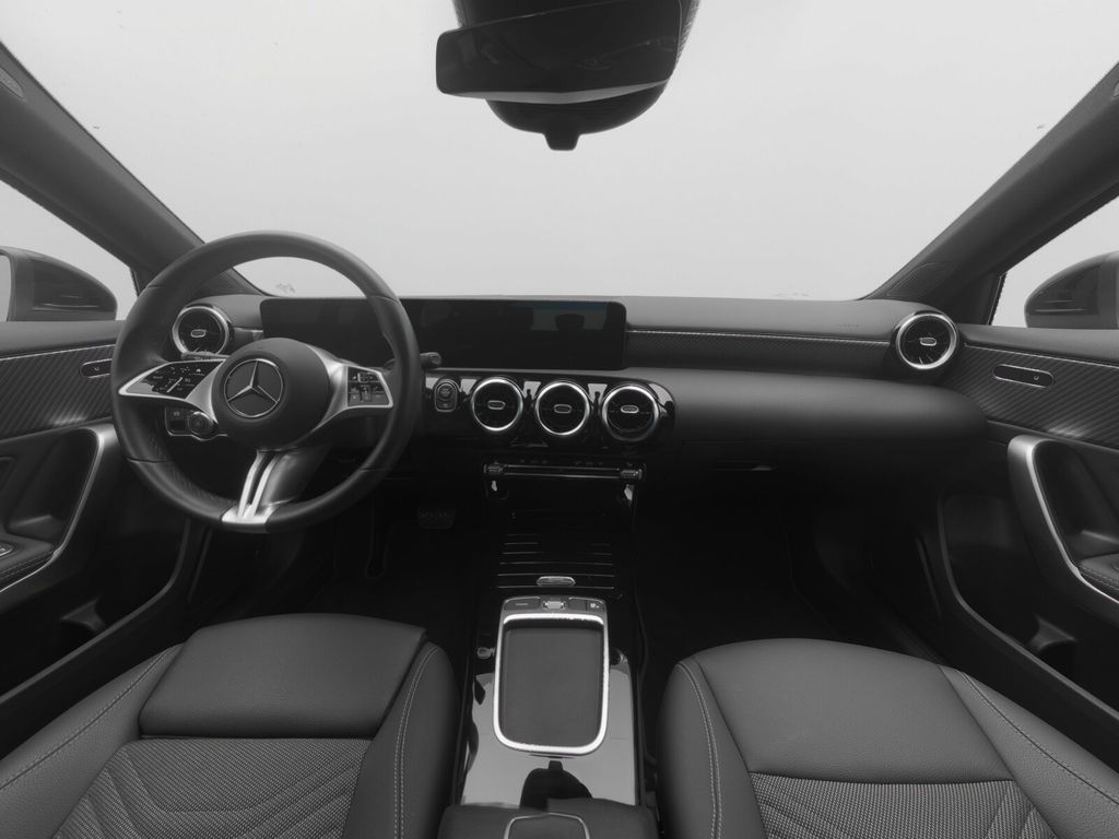 Mercedes-Benz A 180 2024