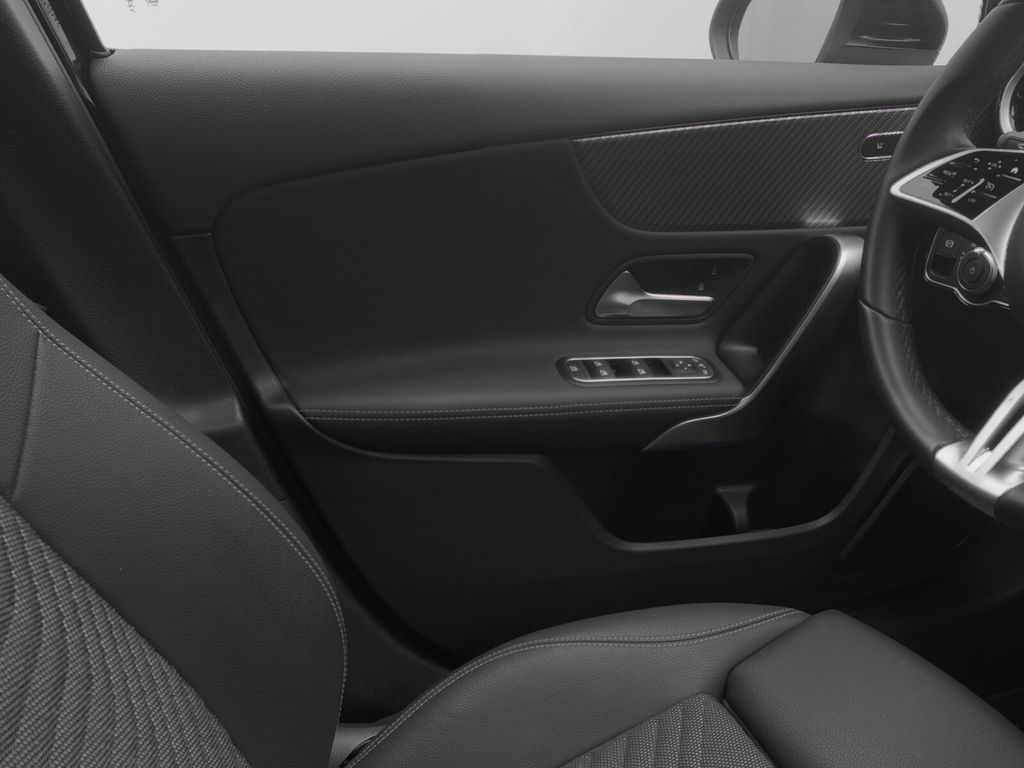 Mercedes-Benz A 180 2024