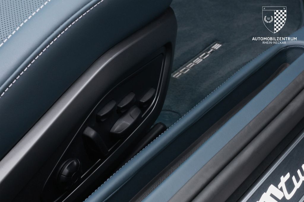 Porsche 911 2023